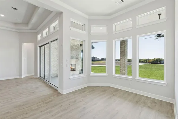 $679,900 | 121 Swan Lake Drive, Waxahachie, TX 75165