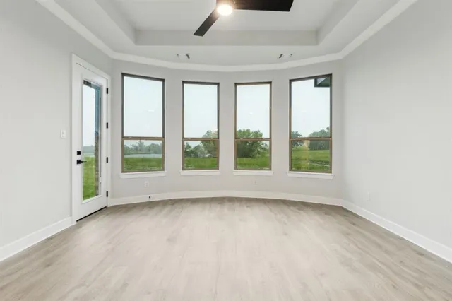 $679,900 | 121 Swan Lake Drive, Waxahachie, TX 75165