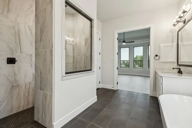 $679,900 | 121 Swan Lake Drive, Waxahachie, TX 75165