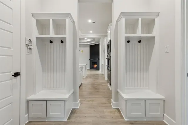 $679,900 | 121 Swan Lake Drive, Waxahachie, TX 75165