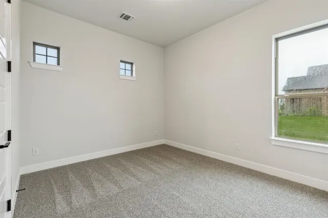 $679,900 | 121 Swan Lake Drive, Waxahachie, TX 75165