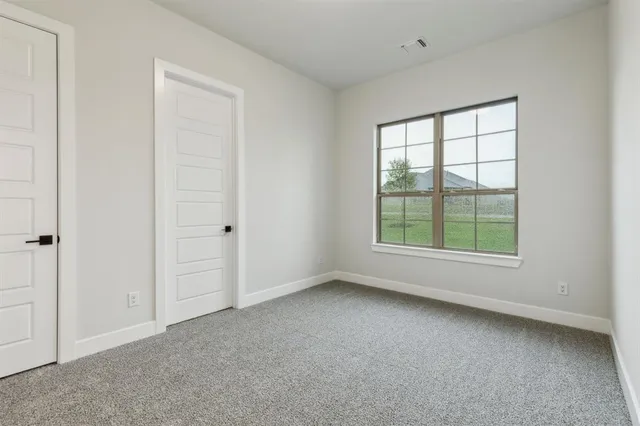 $679,900 | 121 Swan Lake Drive, Waxahachie, TX 75165