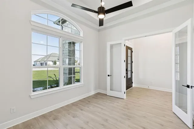 $679,900 | 121 Swan Lake Drive, Waxahachie, TX 75165