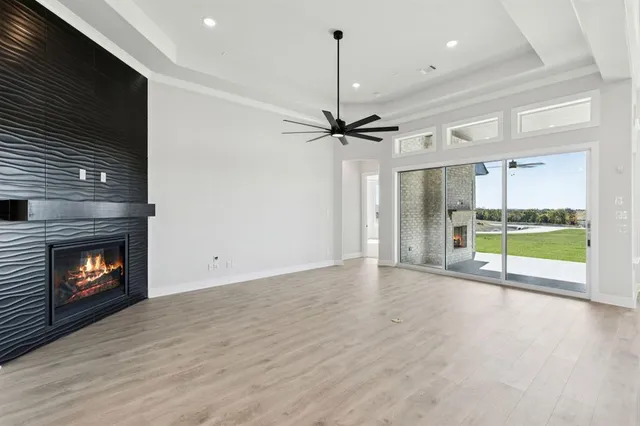 $679,900 | 121 Swan Lake Drive, Waxahachie, TX 75165