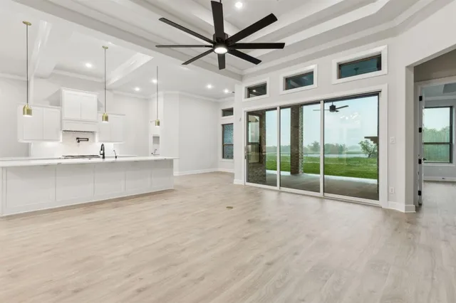 $679,900 | 121 Swan Lake Drive, Waxahachie, TX 75165