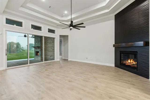 $679,900 | 121 Swan Lake Drive, Waxahachie, TX 75165