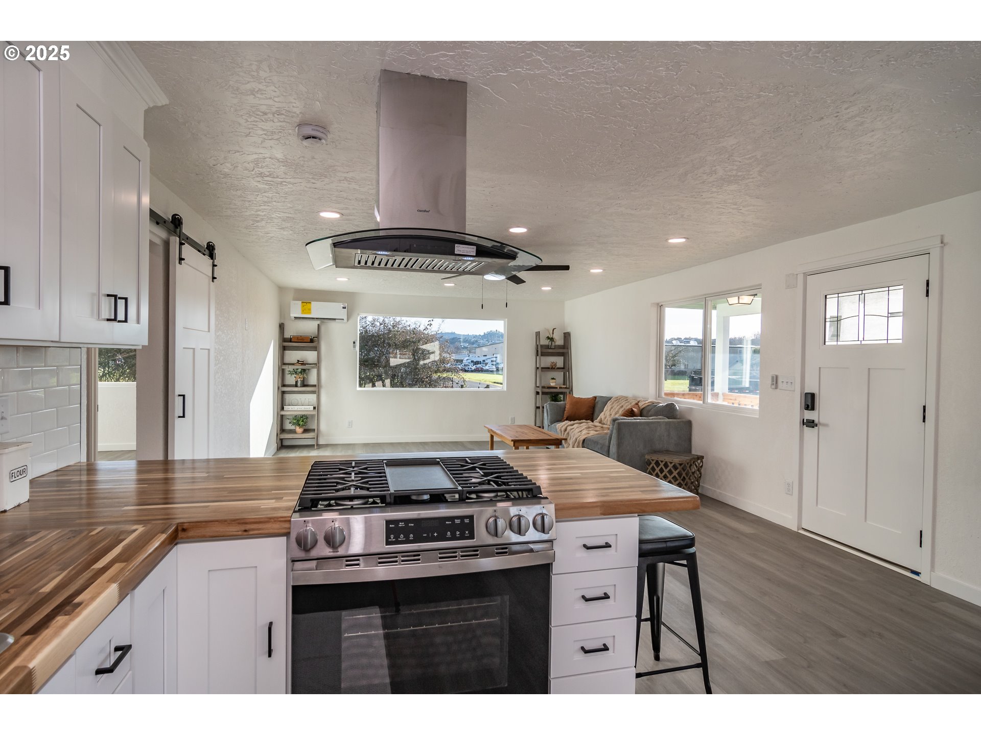 1558 Austin Road Roseburg, OR 97471 - Photo 14 of 36