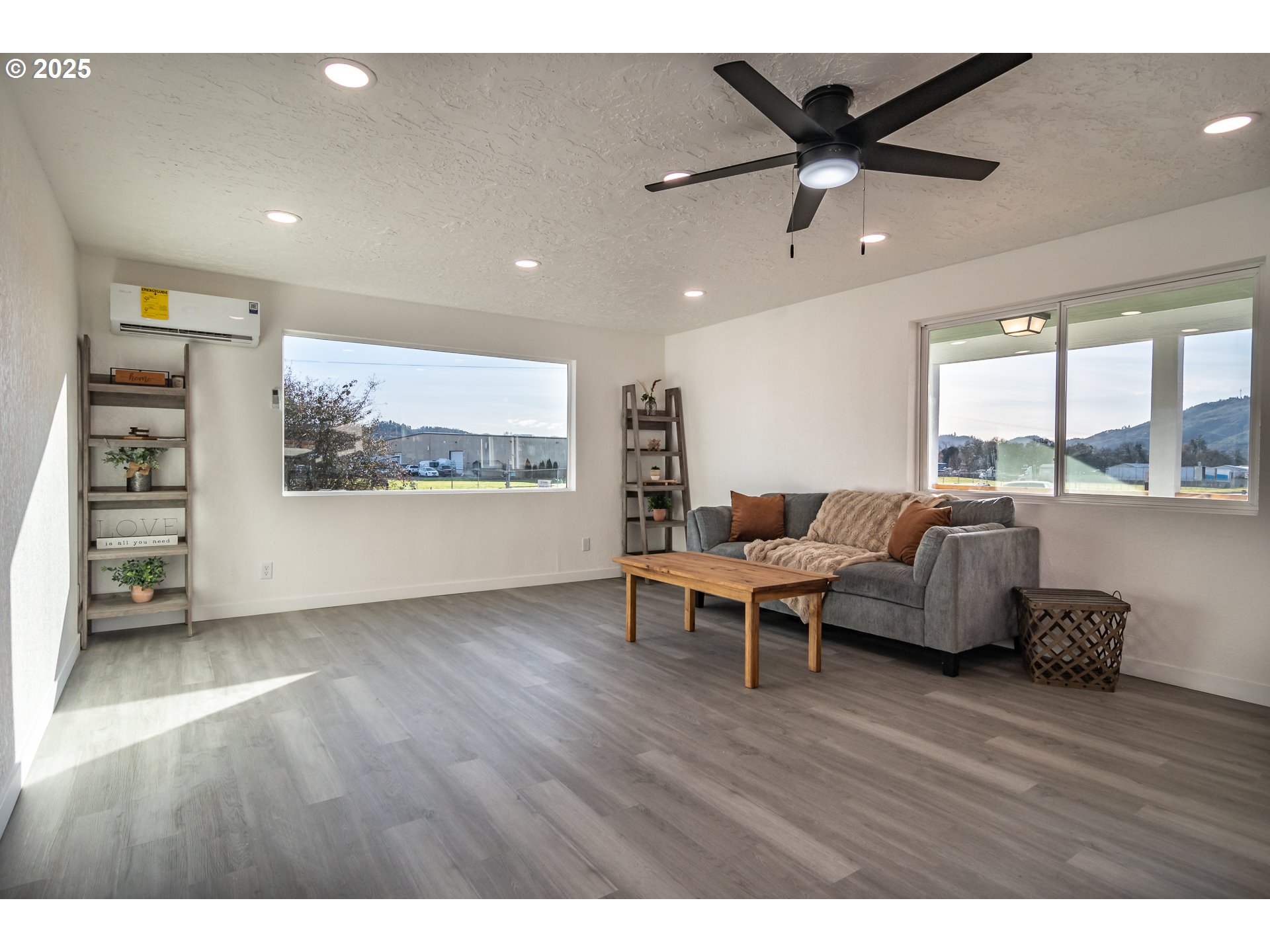1558 Austin Road Roseburg, OR 97471 - Photo 6 of 36