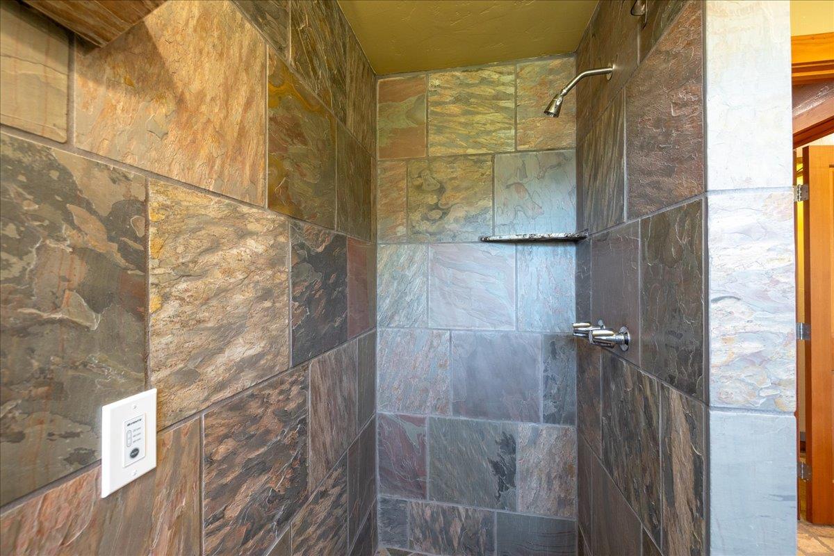 280 San Benito Road Brisbane, CA 94005 - Photo 23 of 63 a bathroom with a shower