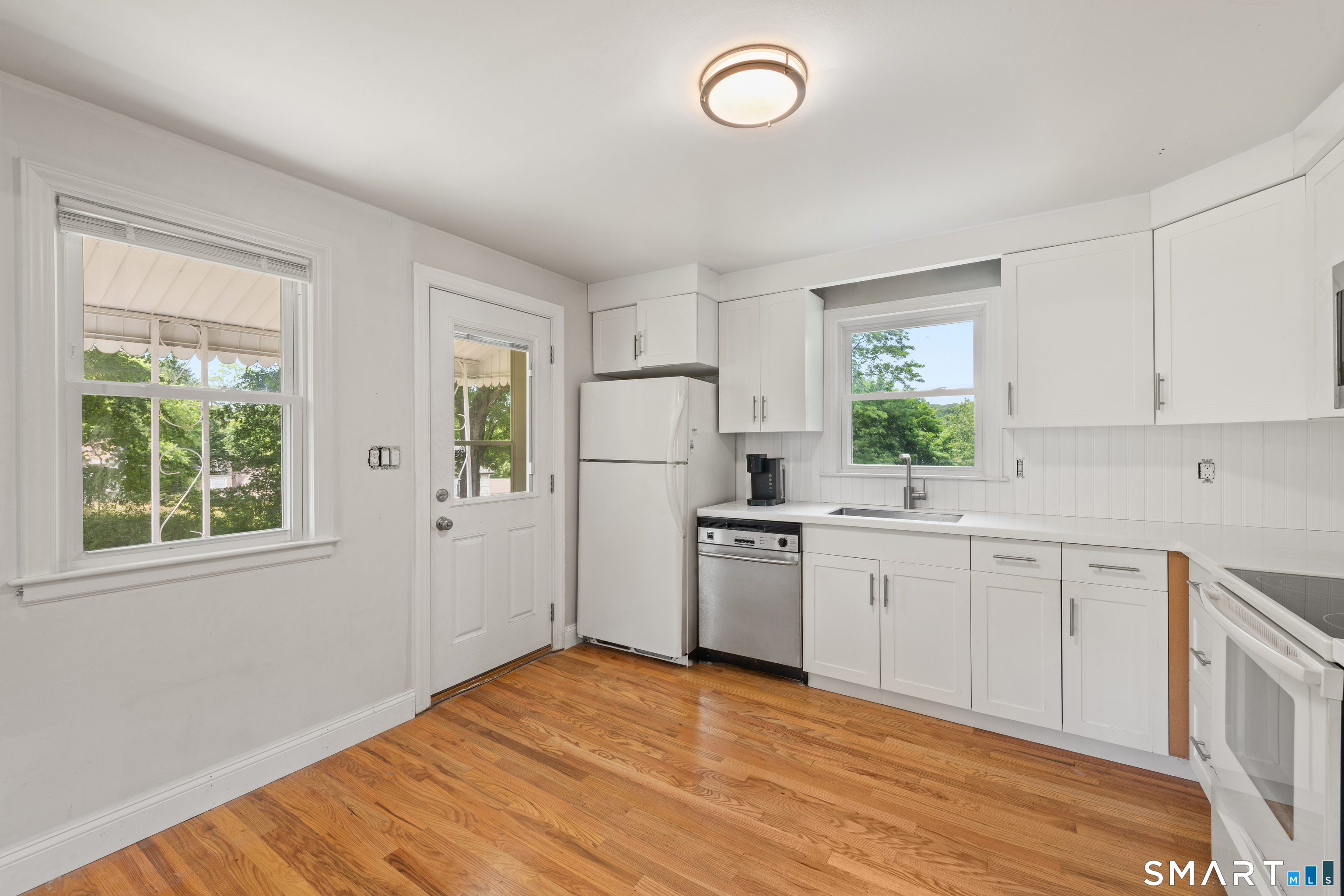 63 Valley View Road Fairfield, CT 06824 - Photo 5 of 30