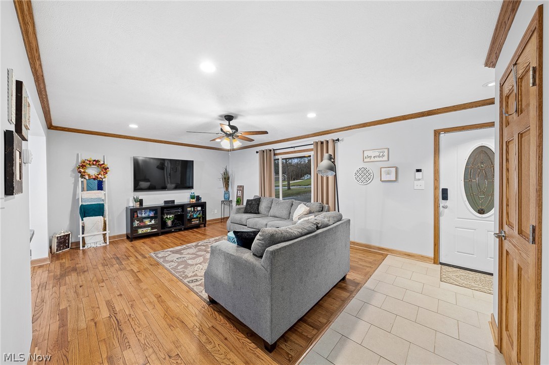 1557 Bellus Road Hinckley, OH 44233 - Photo 4 of 32