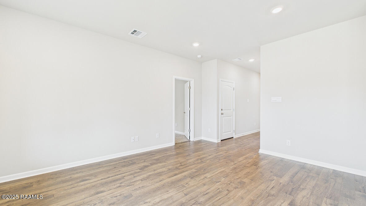 162 Reid Drive Sunset, LA 70584 - Photo 5 of 31 X40 Ashburn - White - 4