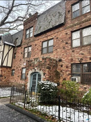 $1,225 | 18 Townley Street, Unit D3, Hartford, CT 06105