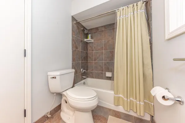 $450,000 | 2172 Overlook Court, Ann Arbor, MI 48103