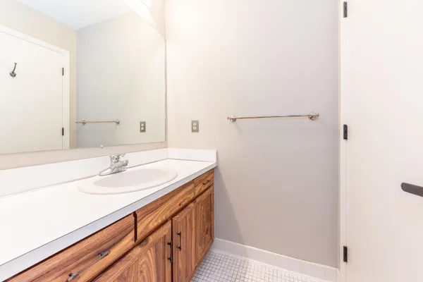 $450,000 | 2172 Overlook Court, Ann Arbor, MI 48103