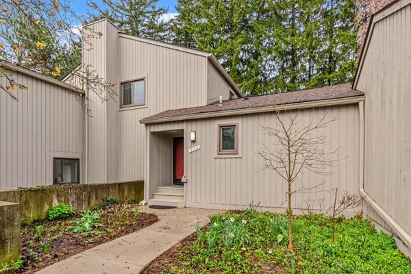 $450,000 | 2172 Overlook Court, Ann Arbor, MI 48103