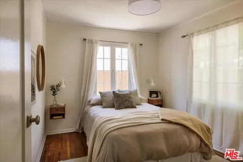 $1,125,000 | 1961 Queensberry Road, Pasadena, CA 91104