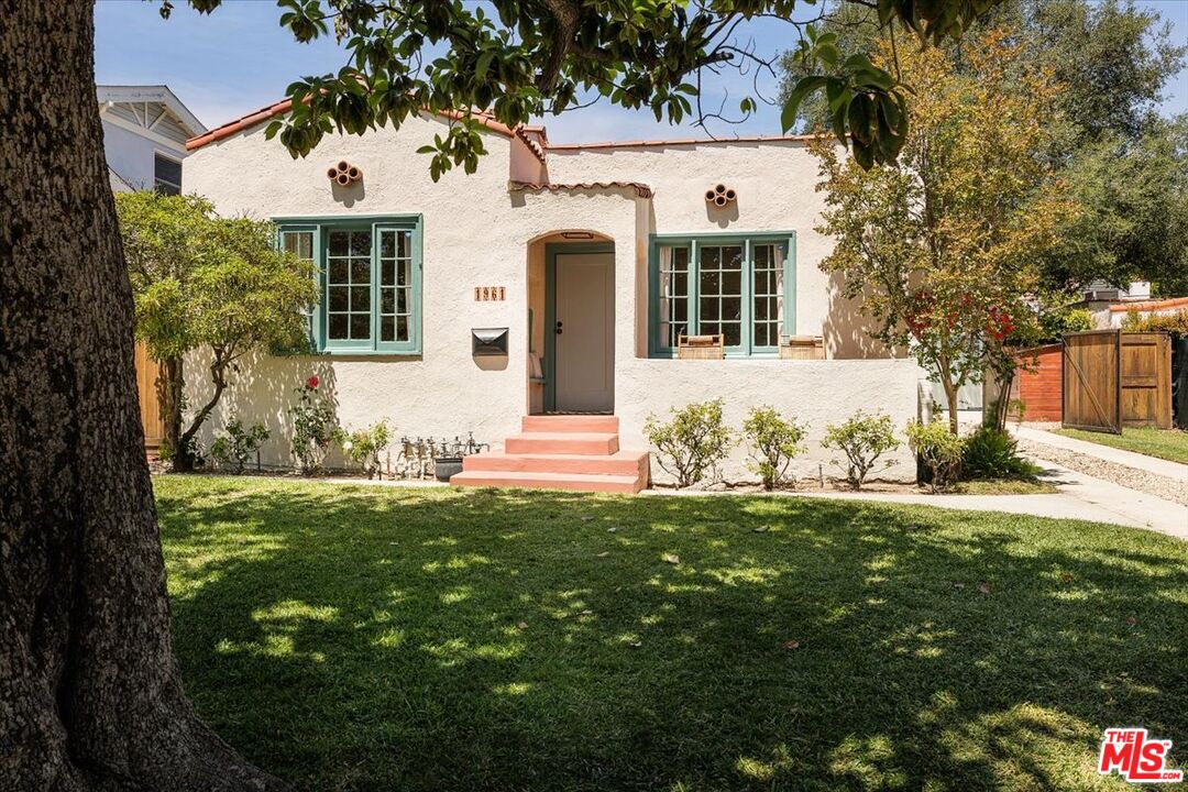 1961 Queensberry Road Pasadena, CA 91104 - Photo 2 of 25
