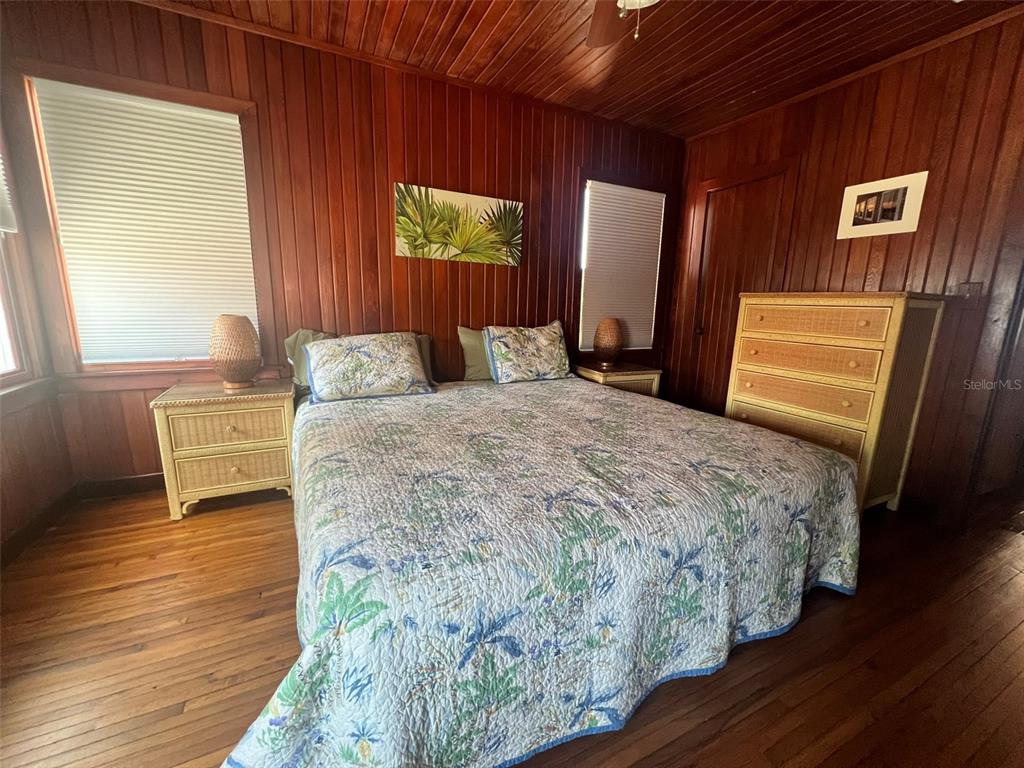 5 82nd Avenue Treasure Island, FL 33706 - Photo 27 of 35 a bedroom with a bed and a window