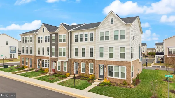 $647,500 | 14532 Alsace Lane, Gainesville, VA 20155