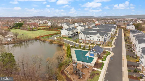 $647,500 | 14532 Alsace Lane, Gainesville, VA 20155