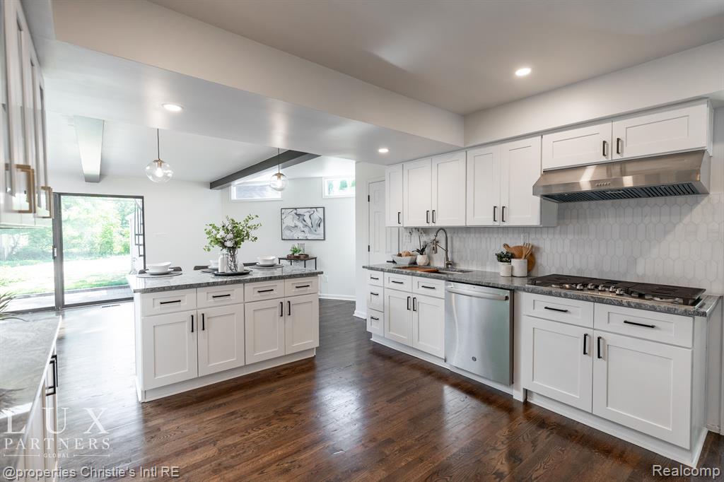 1389 Audubon Road Grosse Pointe Park, MI 48230 - Photo 11 of 26