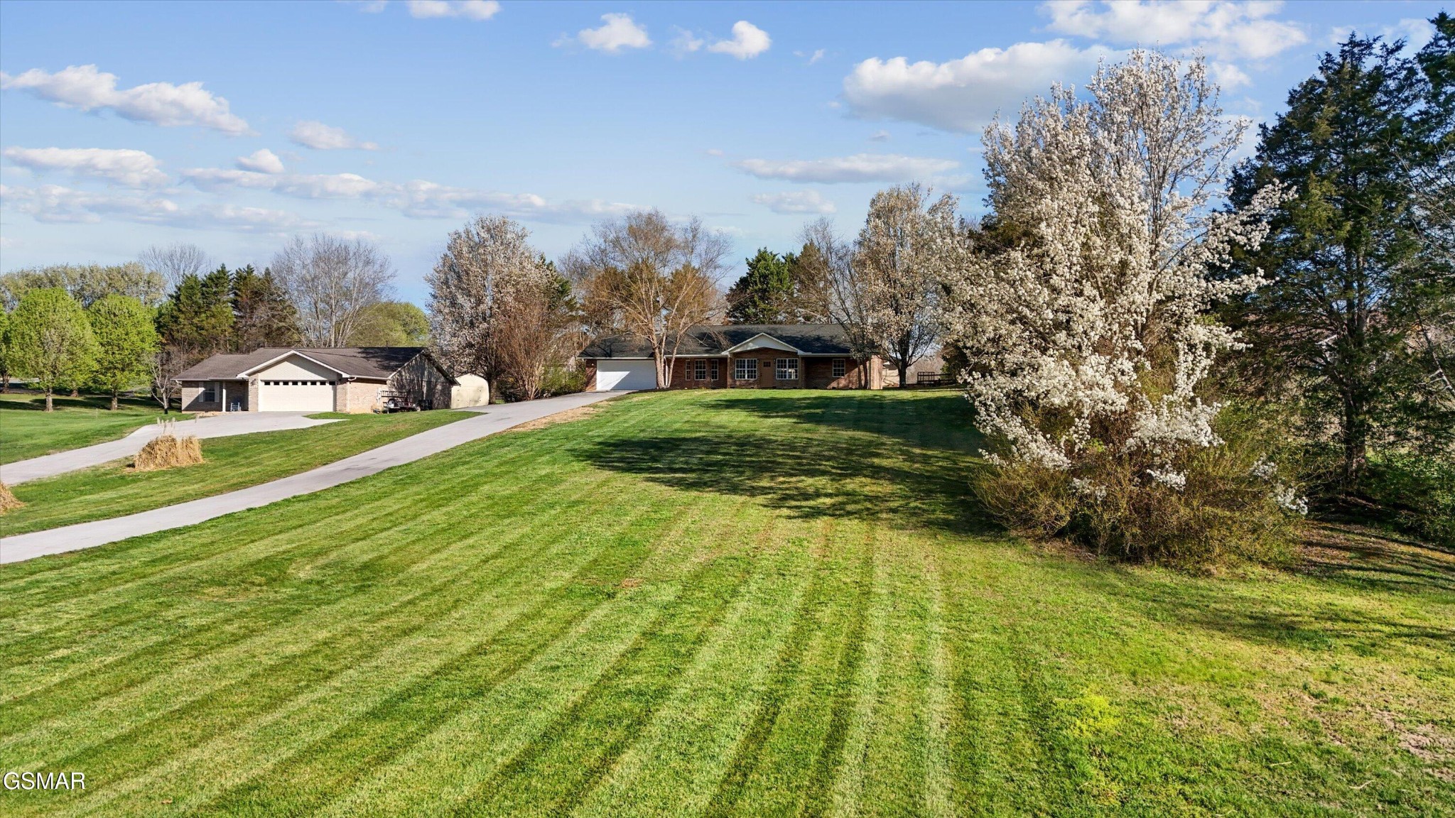 1533 Haley Lynn Road Sevierville, TN 37862 - Photo 3 of 40 Gallery Image 3