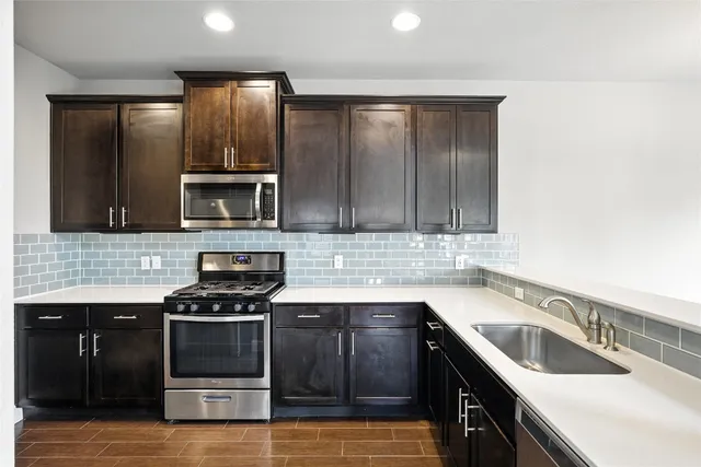 $469,990 | 2304 South Lakeline Boulevard, Unit 501, Cedar Park, TX 78613