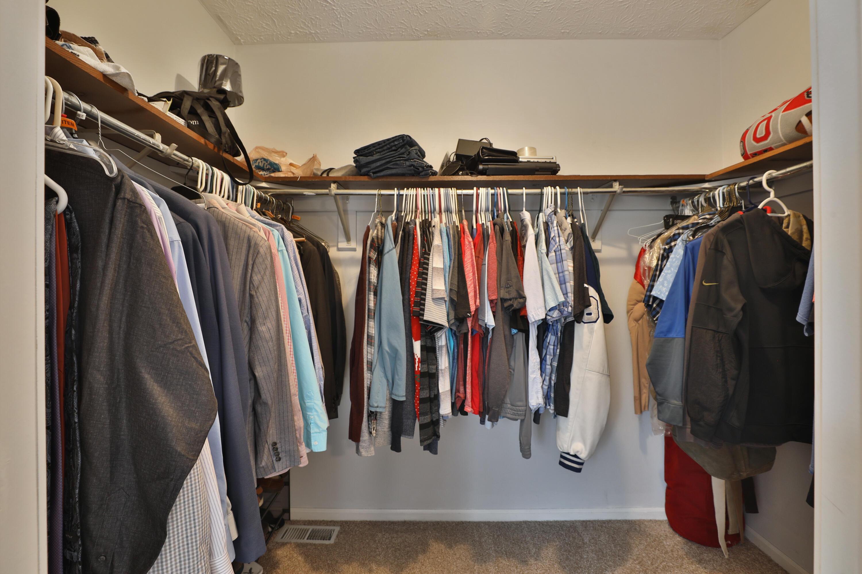 5365 Reed Road Columbus, OH 43235 - Photo 20 of 37 Owner's Walk-in Closet