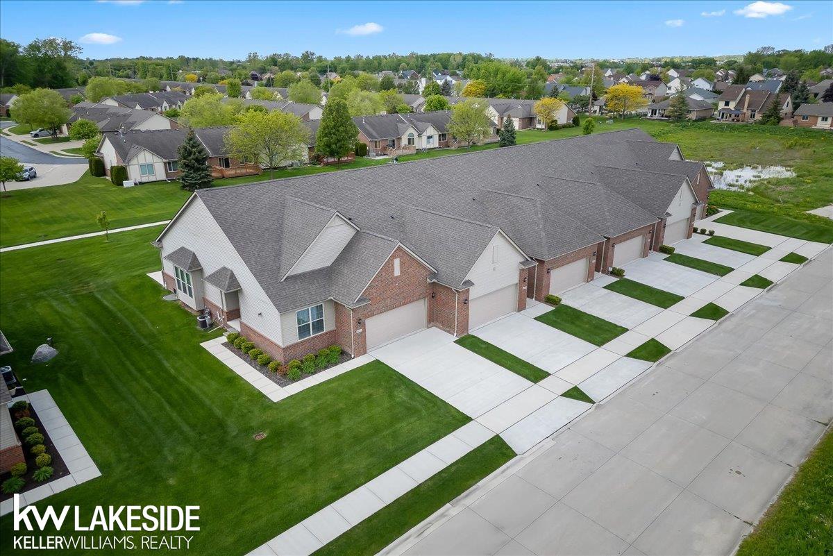 48389 Whittington Road New Baltimore, MI 48047 - Photo 4 of 34 Gallery Image 4