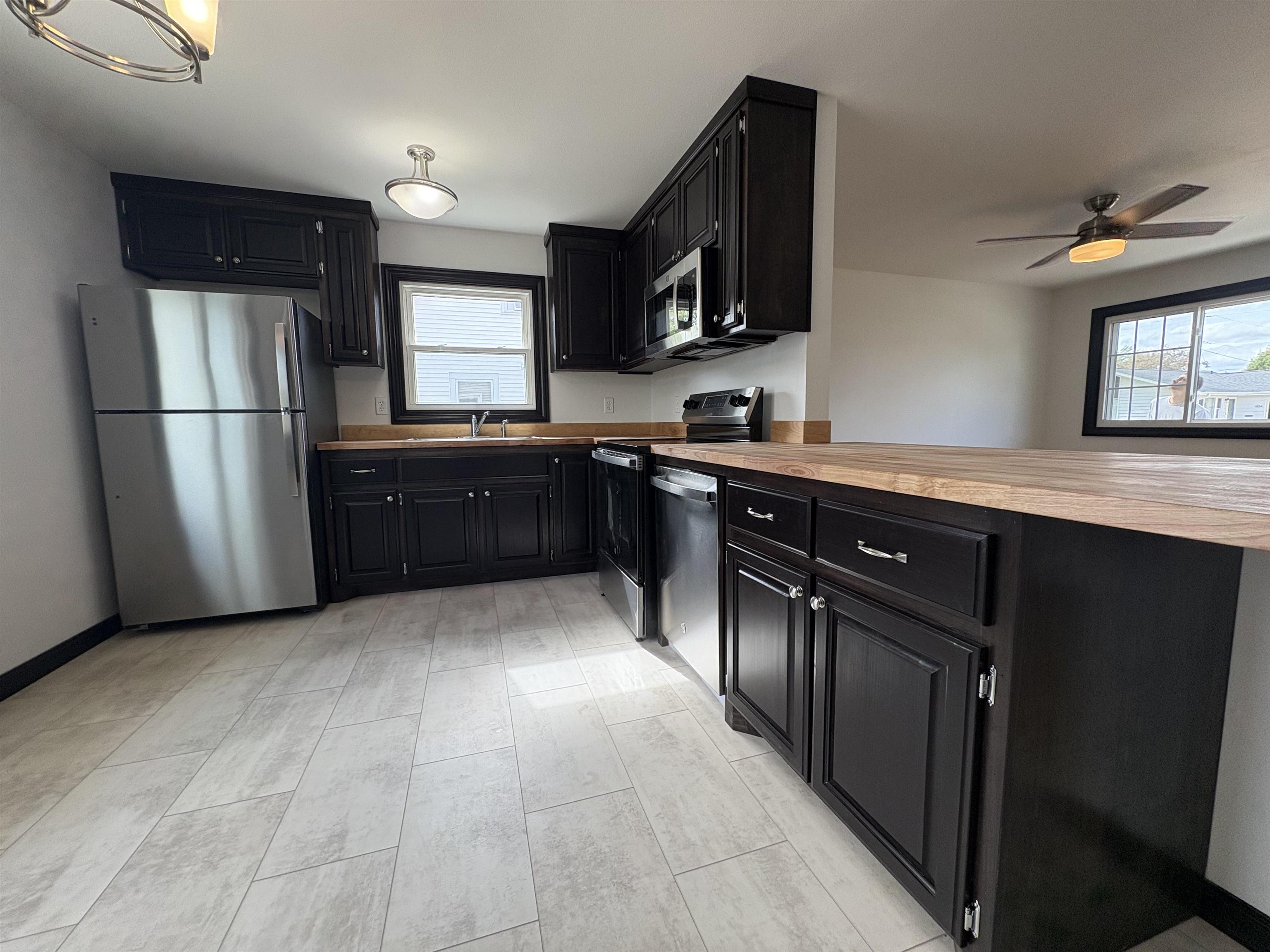 833 West Browning Street Appleton, WI 54914 - Photo 9 of 31