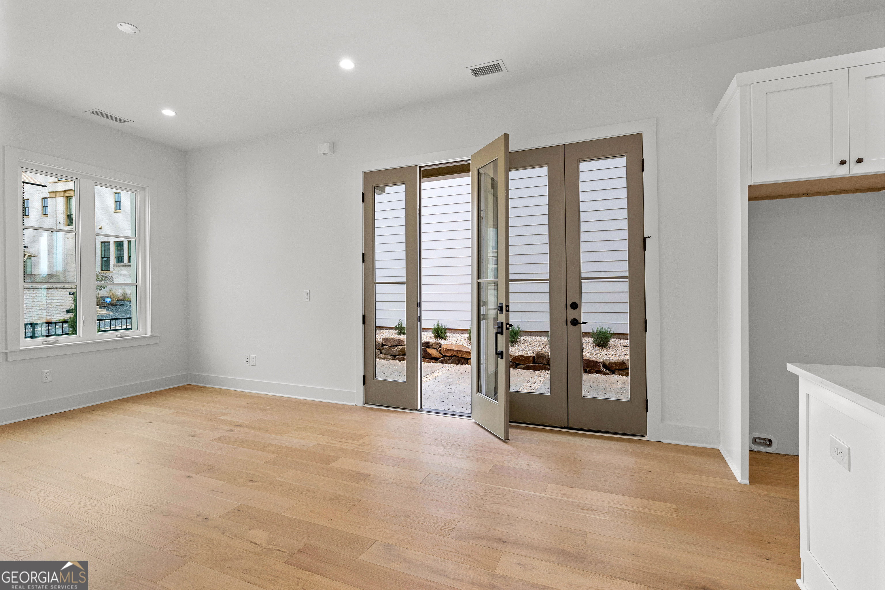 235 Rolison Way Fayetteville, GA 30214 - Photo 3 of 44