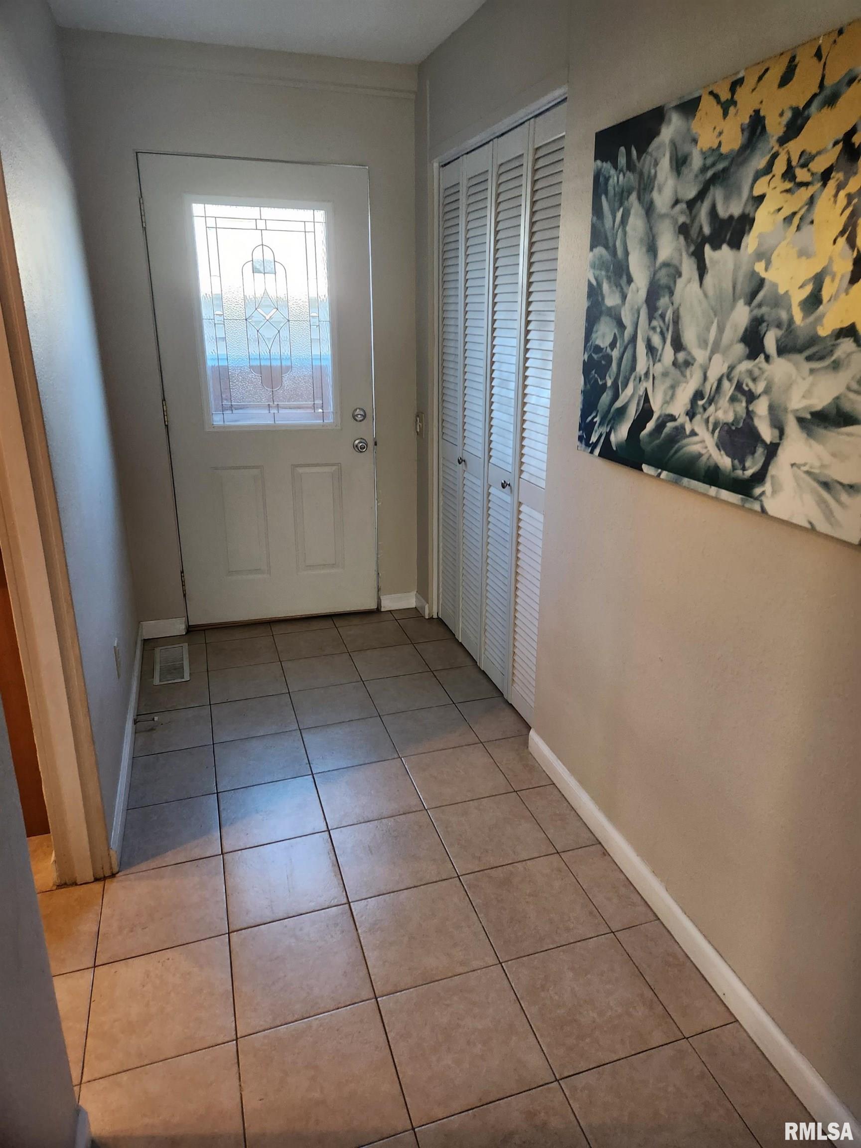 1818 Reed Avenue Springfield, IL 62704 - Photo 2 of 15 Gallery Image 2