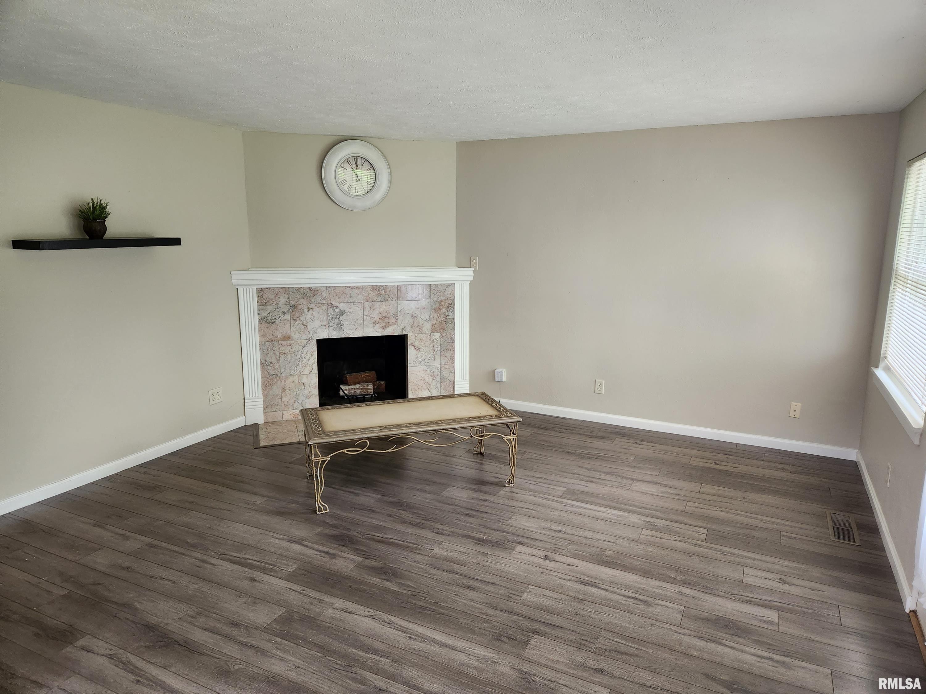 1818 Reed Avenue Springfield, IL 62704 - Photo 3 of 15 Gallery Image 3