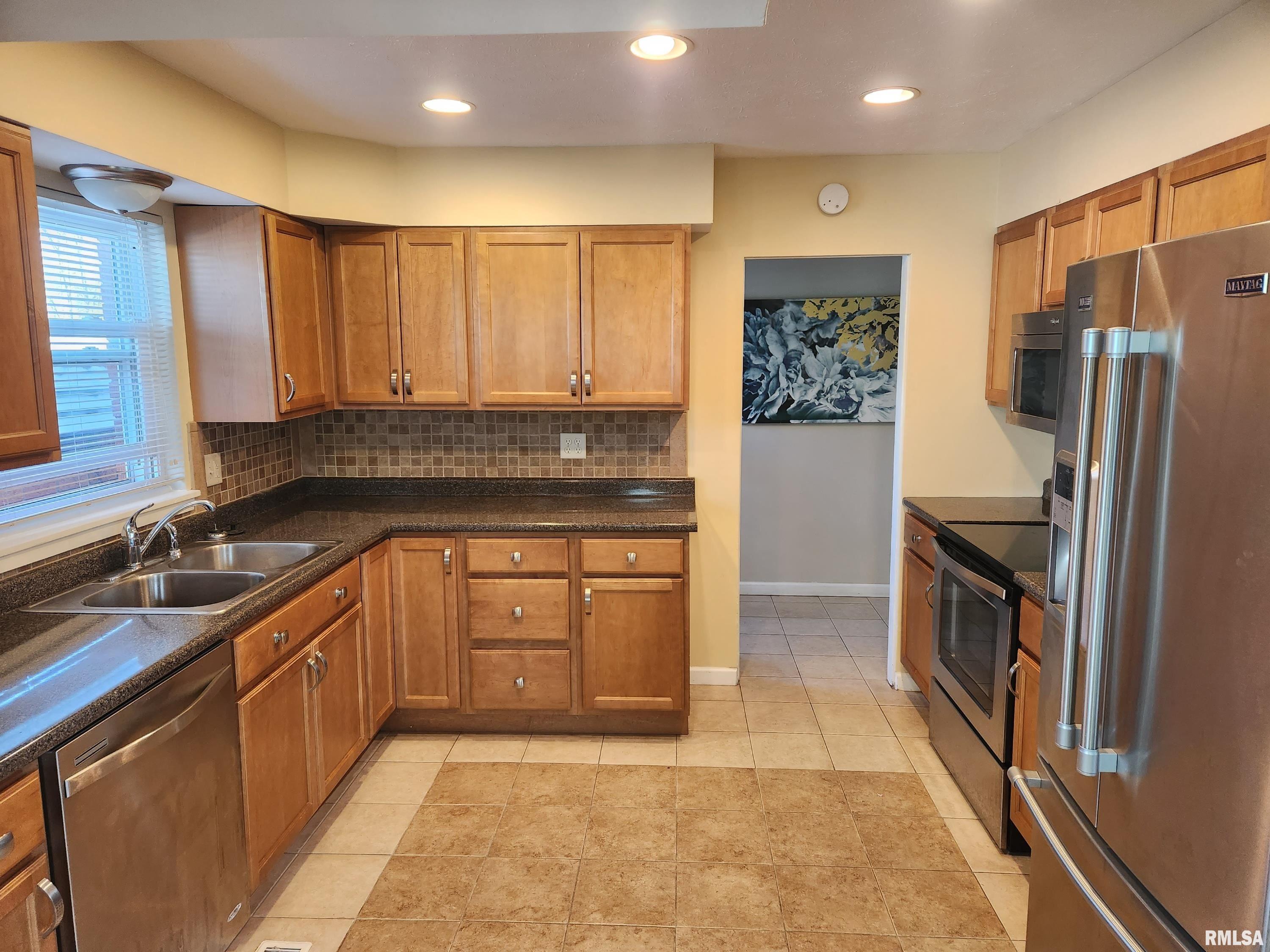 1818 Reed Avenue Springfield, IL 62704 - Photo 5 of 15 Gallery Image 5