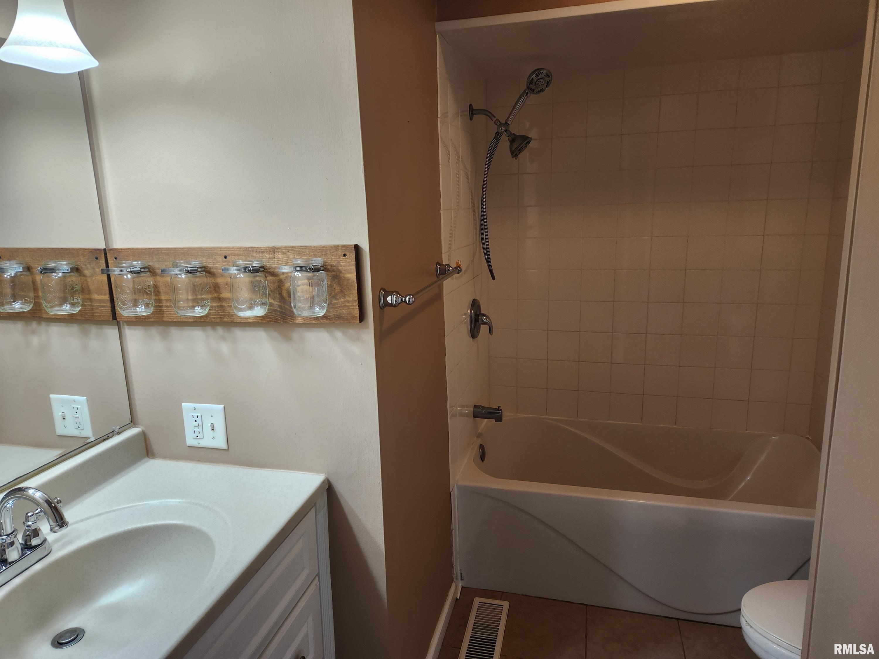 1818 Reed Avenue Springfield, IL 62704 - Photo 8 of 15 Gallery Image 8