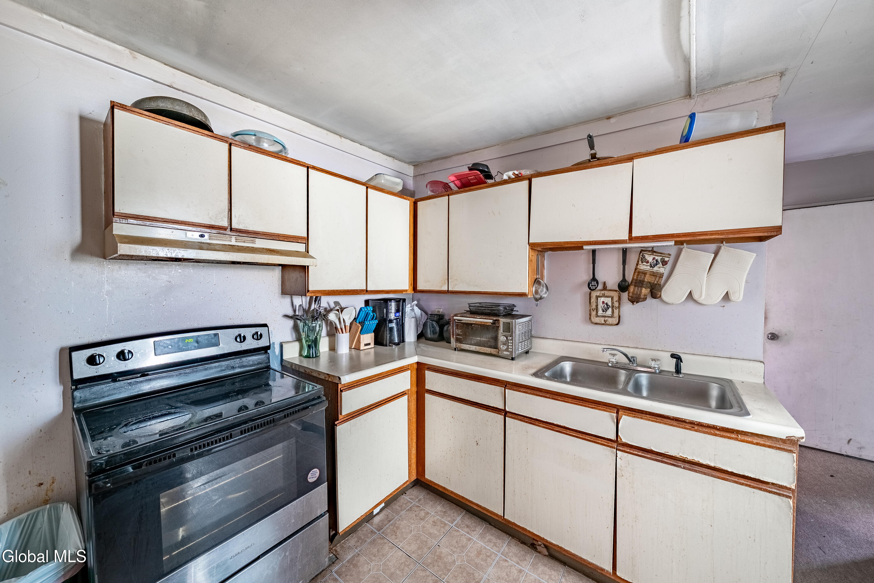 304 2nd Street Troy, NY 12180 - Photo 6 of 12 DSC01928-HDR