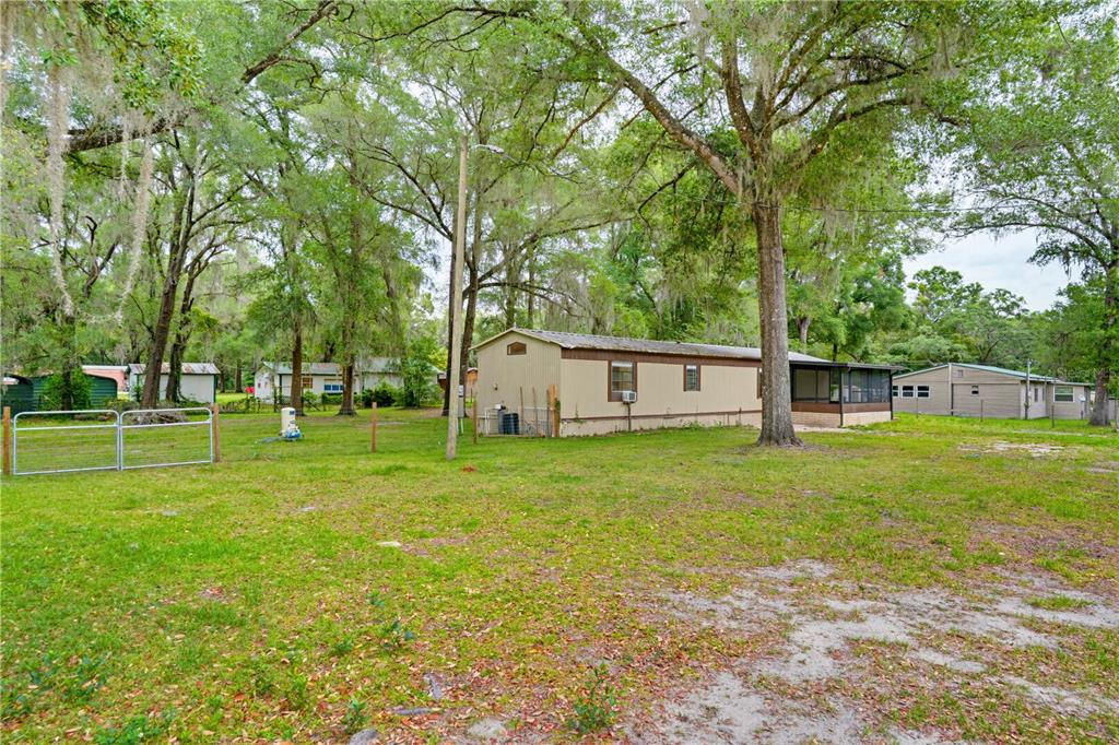 4786 Southwest 122nd Lane Webster, FL 33597 - Photo 4 of 55