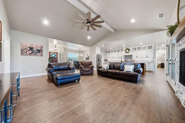 $750,000 | 6685 Scenic Oak Court, Redding, CA 96002