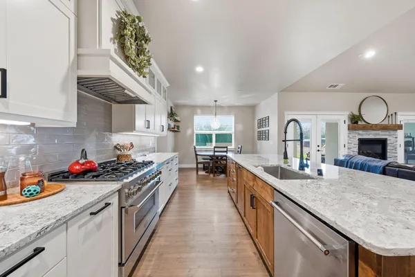 $750,000 | 6685 Scenic Oak Court, Redding, CA 96002