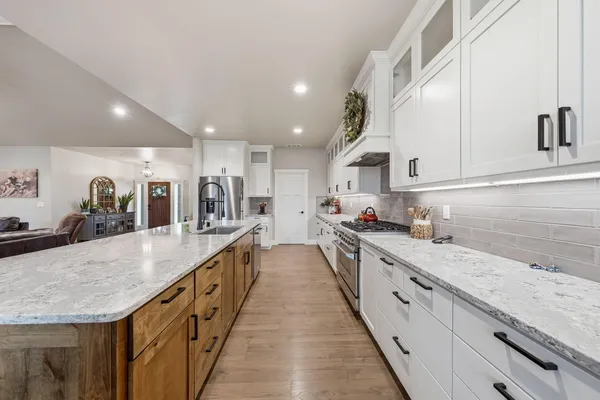 $750,000 | 6685 Scenic Oak Court, Redding, CA 96002