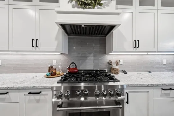 $750,000 | 6685 Scenic Oak Court, Redding, CA 96002