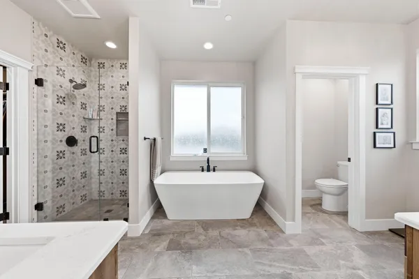 $750,000 | 6685 Scenic Oak Court, Redding, CA 96002