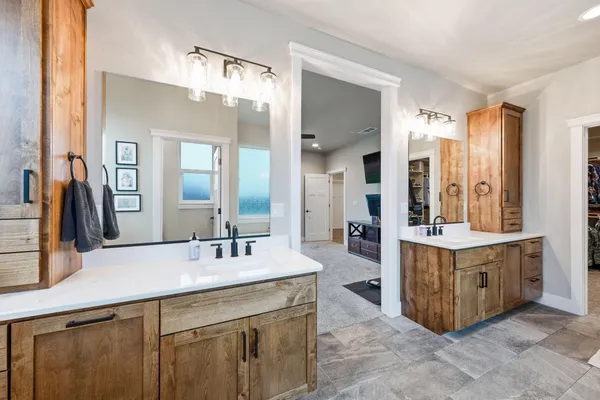 $750,000 | 6685 Scenic Oak Court, Redding, CA 96002