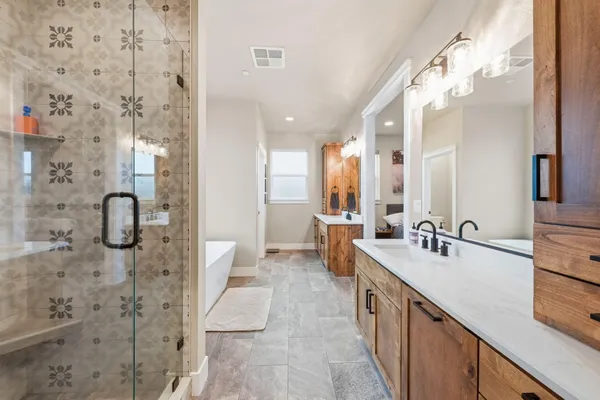 $750,000 | 6685 Scenic Oak Court, Redding, CA 96002