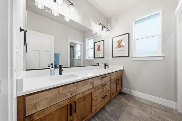 $750,000 | 6685 Scenic Oak Court, Redding, CA 96002