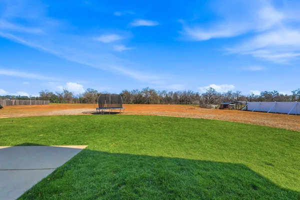 $750,000 | 6685 Scenic Oak Court, Redding, CA 96002