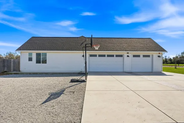$750,000 | 6685 Scenic Oak Court, Redding, CA 96002