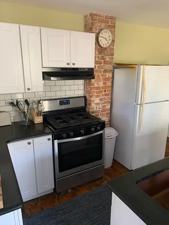 $3,300 | 5 Chestnut Street, Newburyport, MA 01950