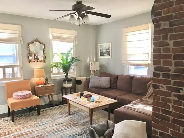 $3,300 | 5 Chestnut Street, Newburyport, MA 01950